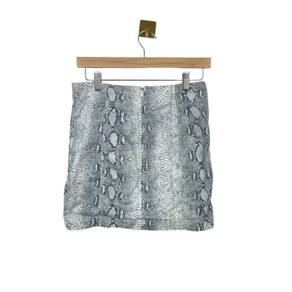 Free People Modern Femme Novelty Mini Snakeskin Skirt in Grey Combo Size 10 - Picture 10 of 16